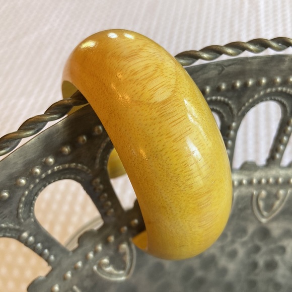 MANGO TREE Mustard Yellow Gold Light Wooden Boho Bangle Bracelet - Picture 1 of 11